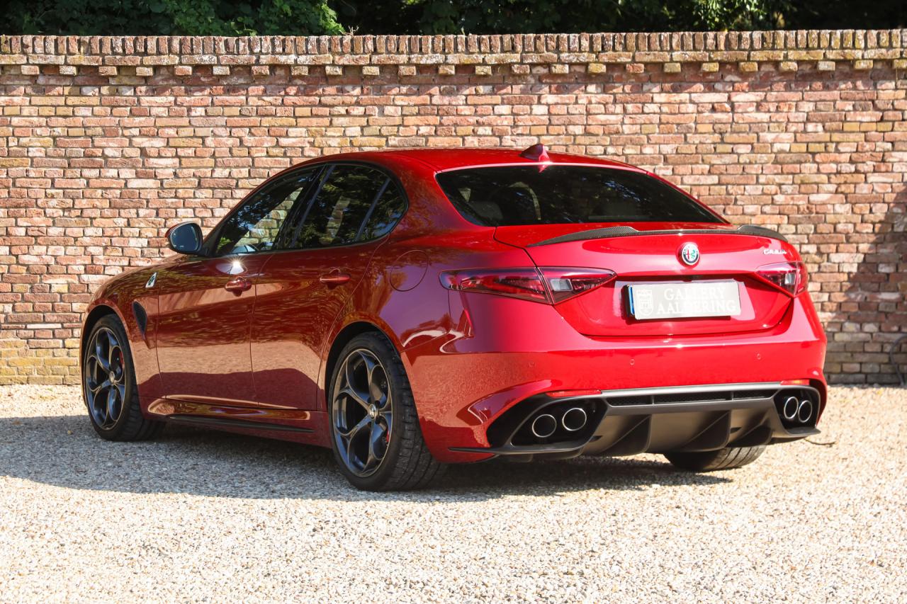 2017 Alfa Romeo Giulia 2.9 V6 Quadrifoglio Performance Edition &ldquo;Manual and Carbon Seats by Sparco&rdquo;