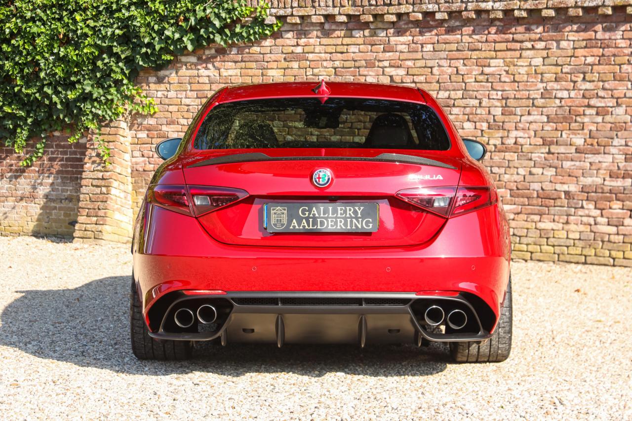2017 Alfa Romeo Giulia 2.9 V6 Quadrifoglio Performance Edition &ldquo;Manual and Carbon Seats by Sparco&rdquo;
