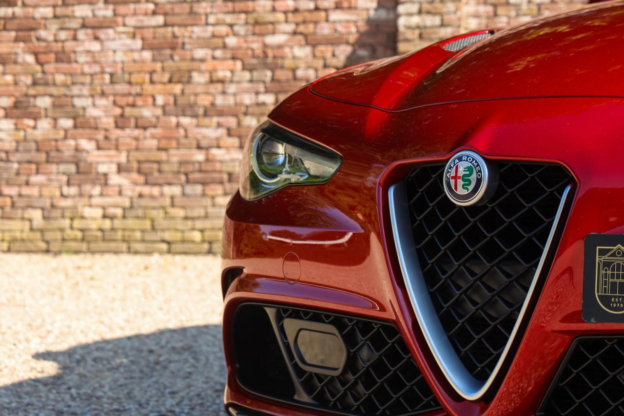 2017 Alfa Romeo Giulia 2.9 V6 Quadrifoglio Performance Edition &ldquo;Manual and Carbon Seats by Sparco&rdquo;
