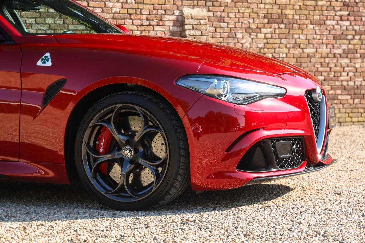 2017 Alfa Romeo Giulia 2.9 V6 Quadrifoglio Performance Edition &ldquo;Manual and Carbon Seats by Sparco&rdquo;