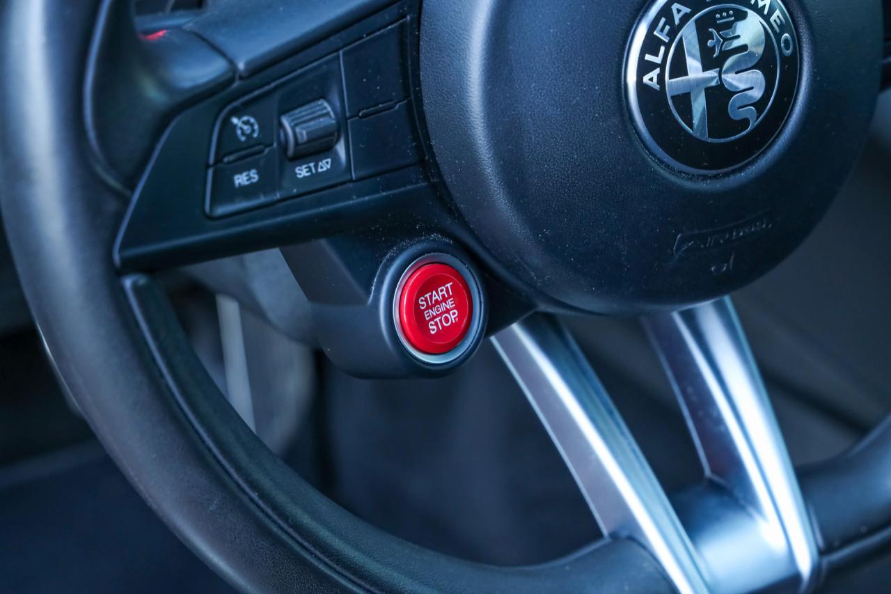 2017 Alfa Romeo Giulia 2.9 V6 Quadrifoglio Performance Edition &ldquo;Manual and Carbon Seats by Sparco&rdquo;
