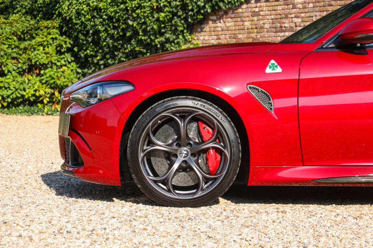 2017 Alfa Romeo Giulia 2.9 V6 Quadrifoglio Performance Edition &ldquo;Manual and Carbon Seats by Sparco&rdquo;