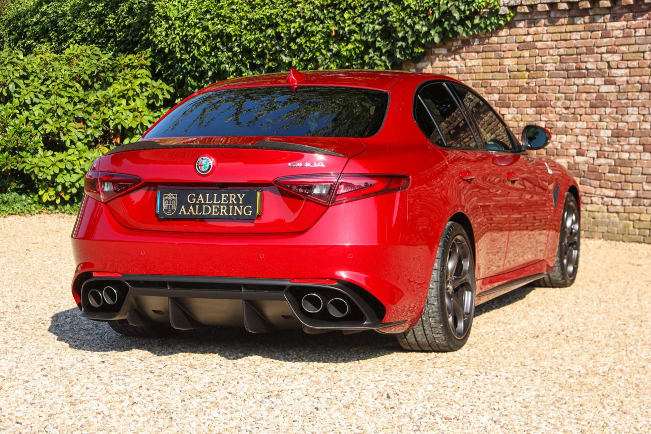 2017 Alfa Romeo Giulia 2.9 V6 Quadrifoglio Performance Edition &ldquo;Manual and Carbon Seats by Sparco&rdquo;