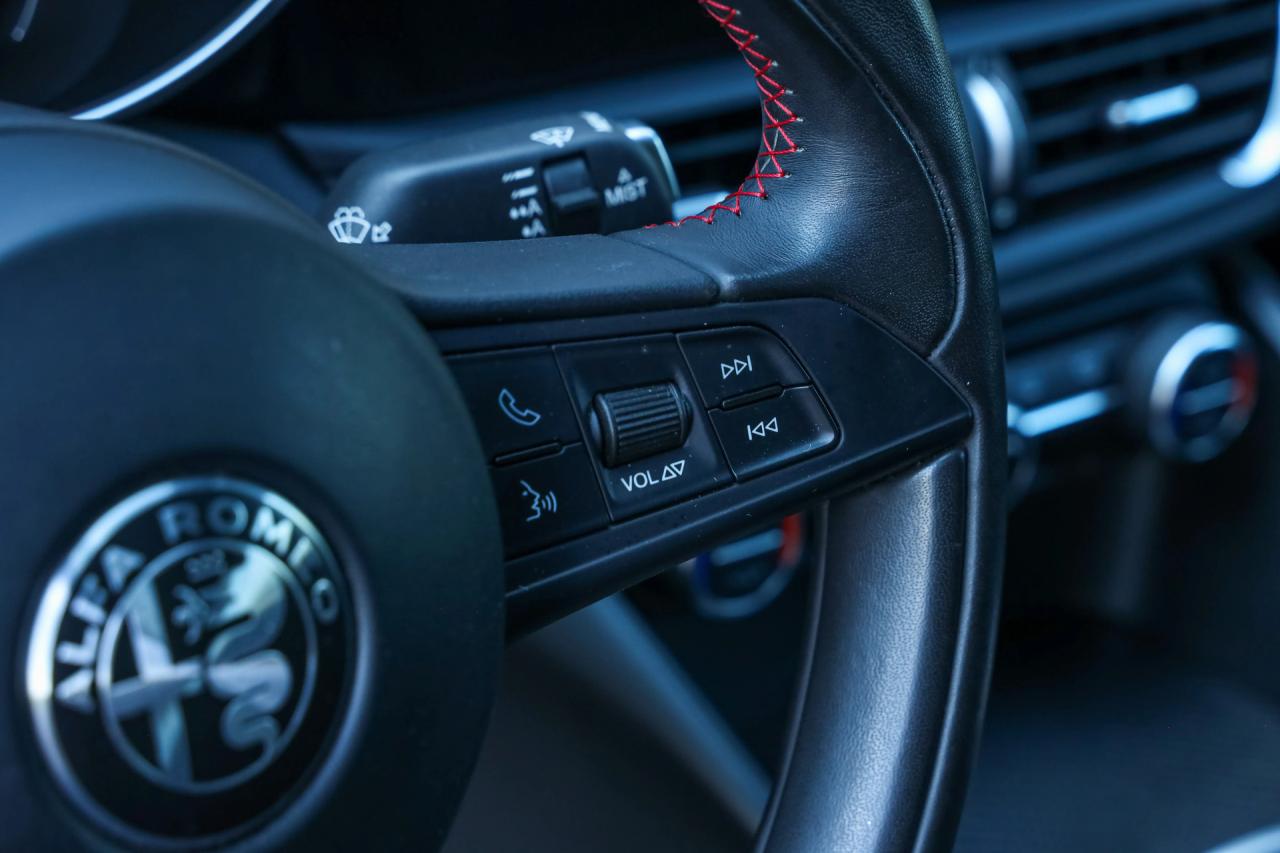 2017 Alfa Romeo Giulia 2.9 V6 Quadrifoglio Performance Edition &ldquo;Manual and Carbon Seats by Sparco&rdquo;