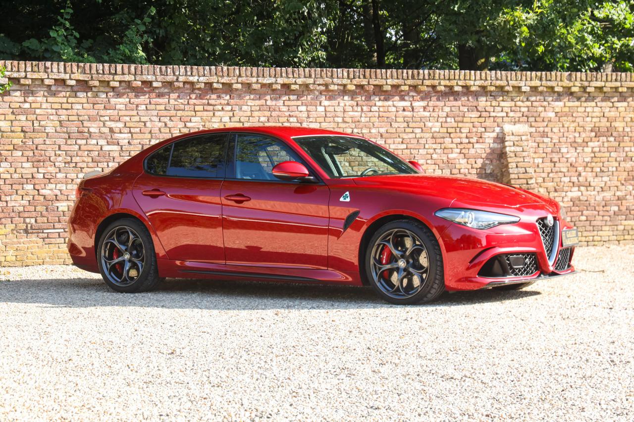 2017 Alfa Romeo Giulia 2.9 V6 Quadrifoglio Performance Edition &ldquo;Manual and Carbon Seats by Sparco&rdquo;