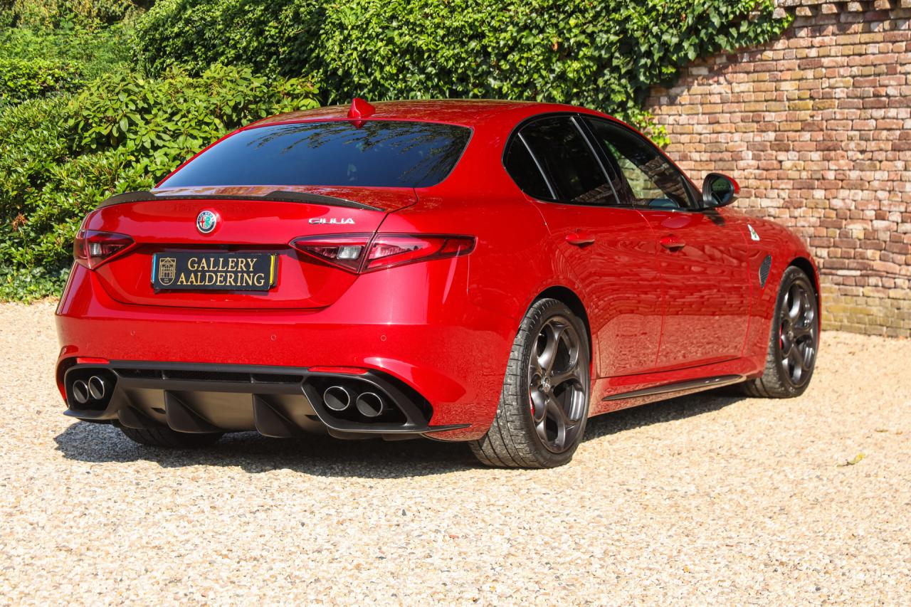2017 Alfa Romeo Giulia 2.9 V6 Quadrifoglio Performance Edition &ldquo;Manual and Carbon Seats by Sparco&rdquo;