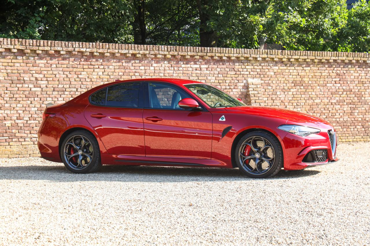 2017 Alfa Romeo Giulia 2.9 V6 Quadrifoglio Performance Edition &ldquo;Manual and Carbon Seats by Sparco&rdquo;