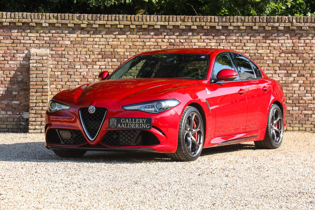 2017 Alfa Romeo Giulia 2.9 V6 Quadrifoglio Performance Edition &ldquo;Manual and Carbon Seats by Sparco&rdquo;