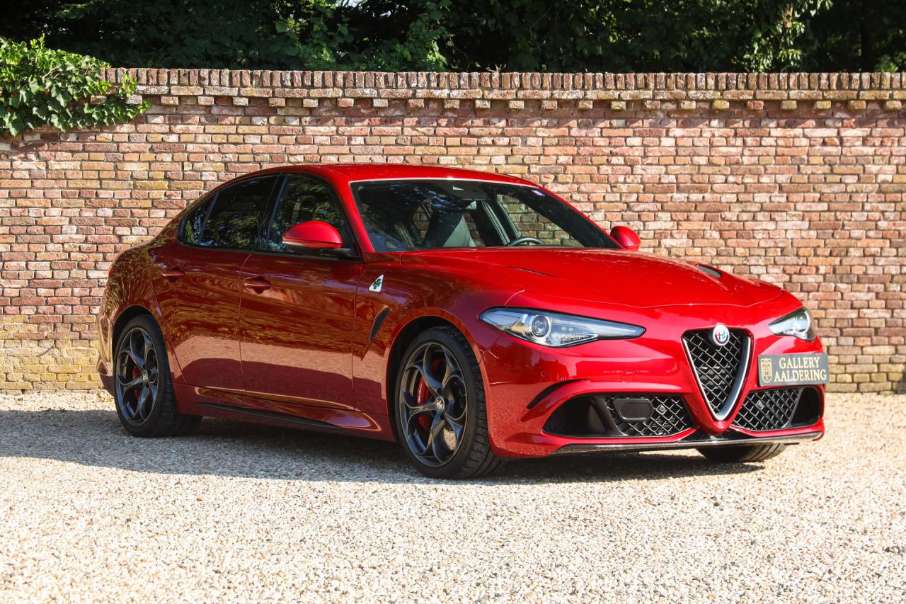 2017 Alfa Romeo Giulia 2.9 V6 Quadrifoglio Performance Edition &ldquo;Manual and Carbon Seats by Sparco&rdquo;