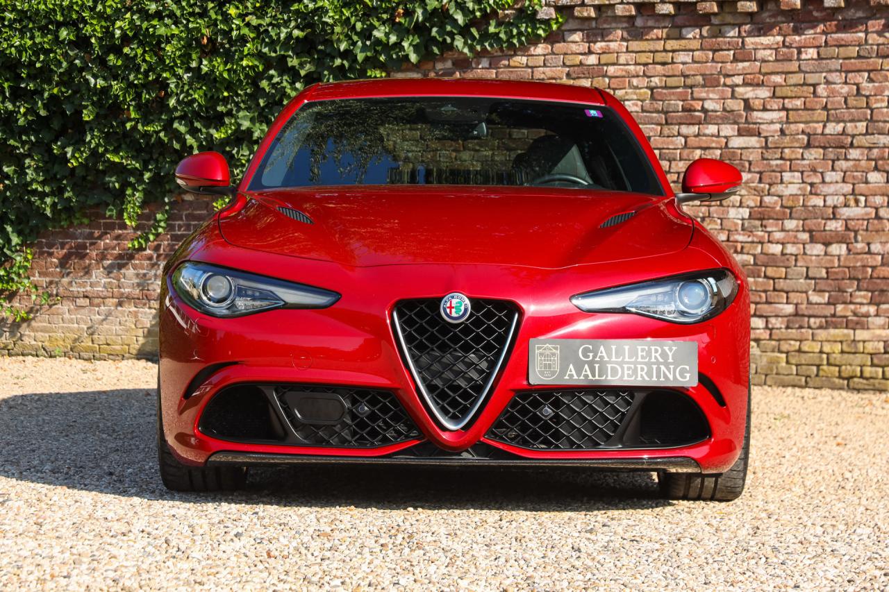 2017 Alfa Romeo Giulia 2.9 V6 Quadrifoglio Performance Edition &ldquo;Manual and Carbon Seats by Sparco&rdquo;
