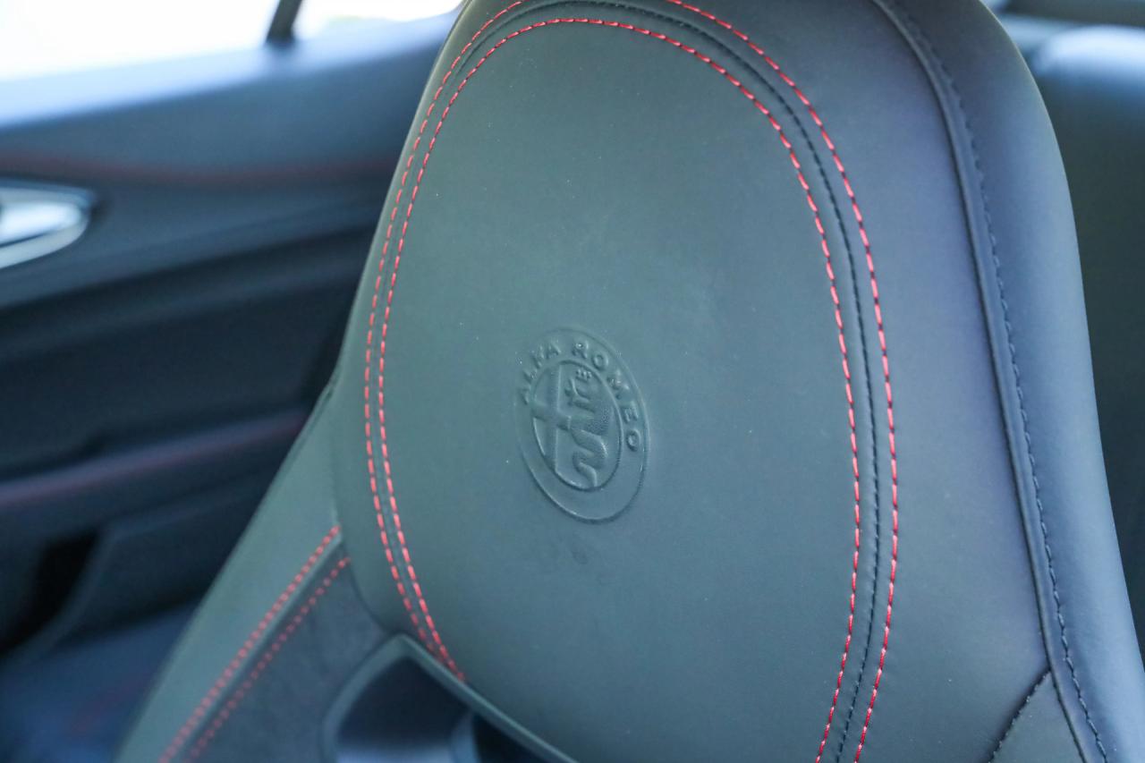 2017 Alfa Romeo Giulia 2.9 V6 Quadrifoglio Performance Edition &ldquo;Manual and Carbon Seats by Sparco&rdquo;