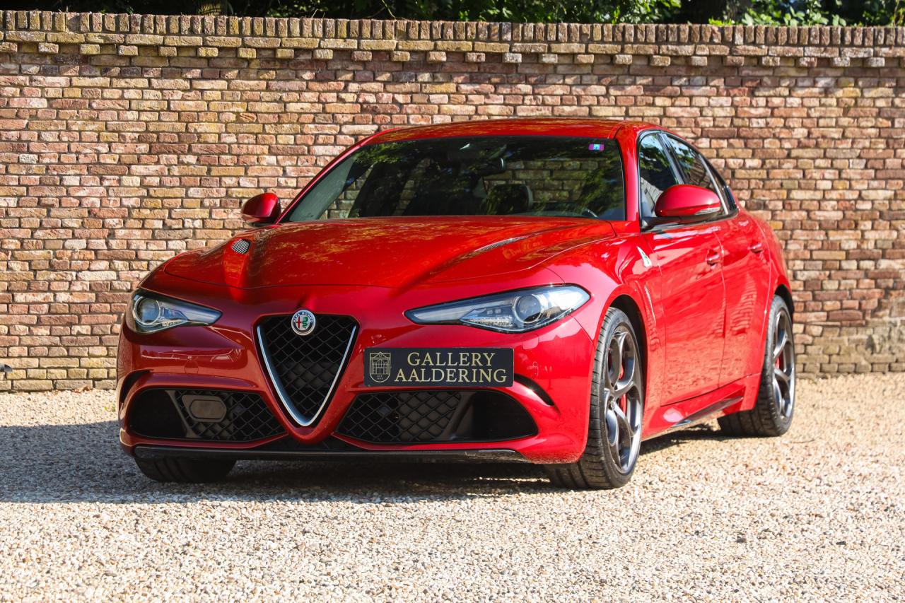2017 Alfa Romeo Giulia 2.9 V6 Quadrifoglio Performance Edition &ldquo;Manual and Carbon Seats by Sparco&rdquo;