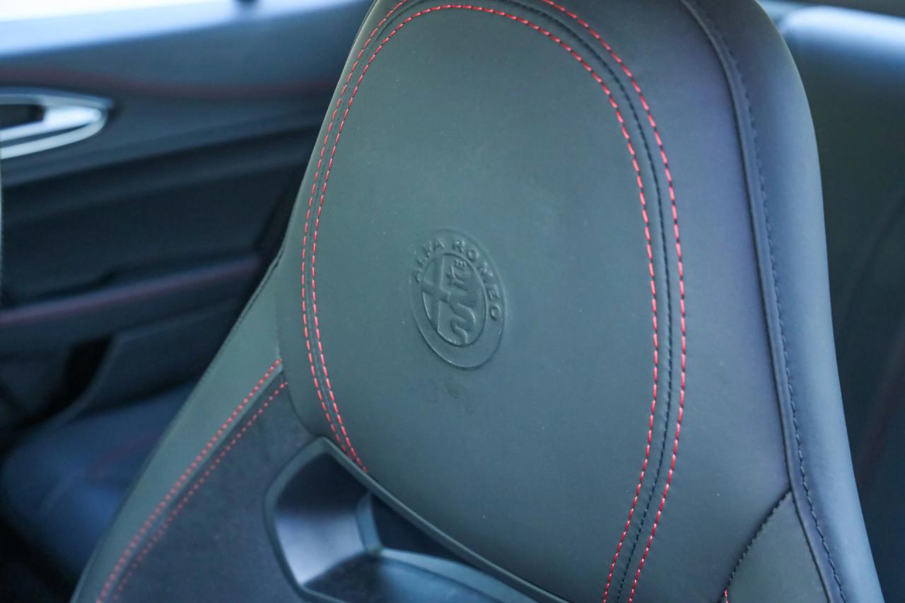 2017 Alfa Romeo Giulia 2.9 V6 Quadrifoglio Performance Edition &ldquo;Manual and Carbon Seats by Sparco&rdquo;