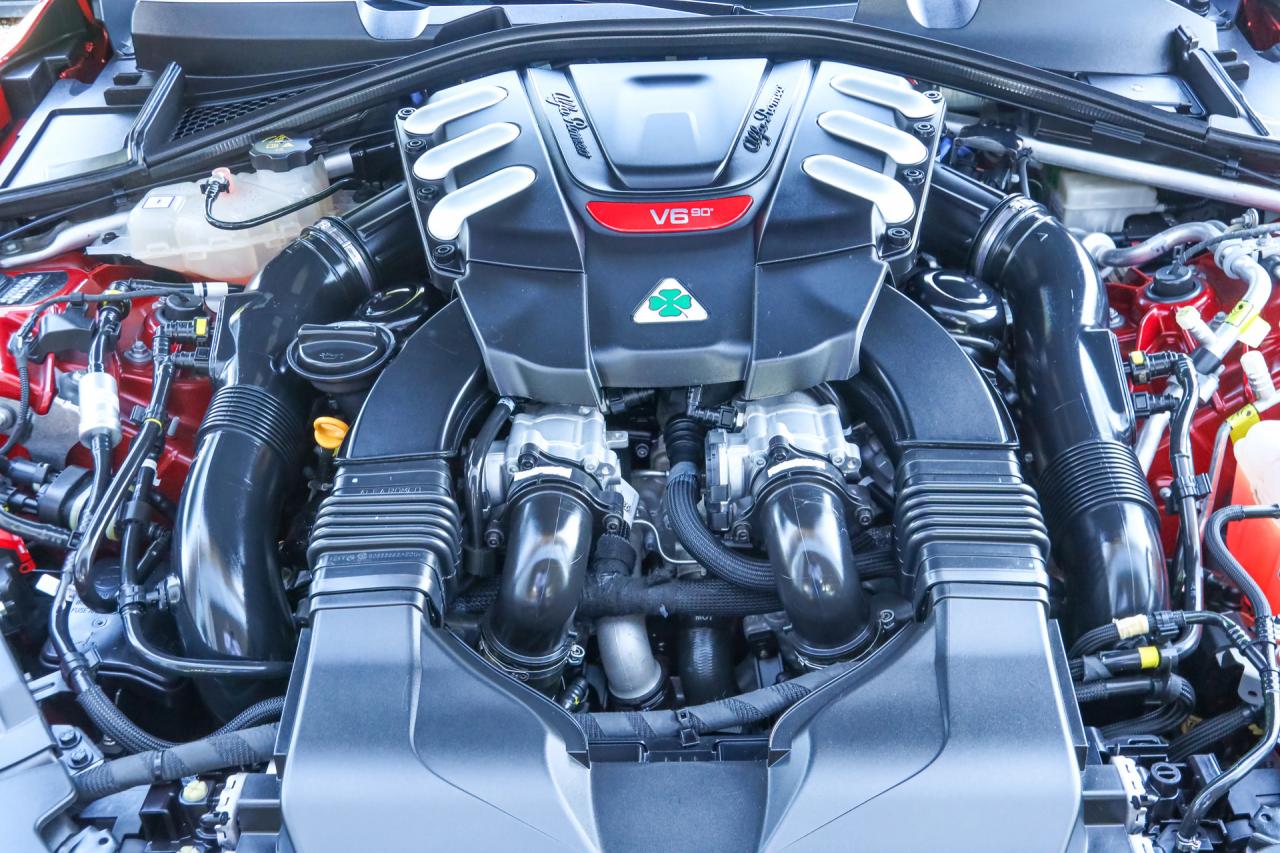 2017 Alfa Romeo Giulia 2.9 V6 Quadrifoglio Performance Edition &ldquo;Manual and Carbon Seats by Sparco&rdquo;