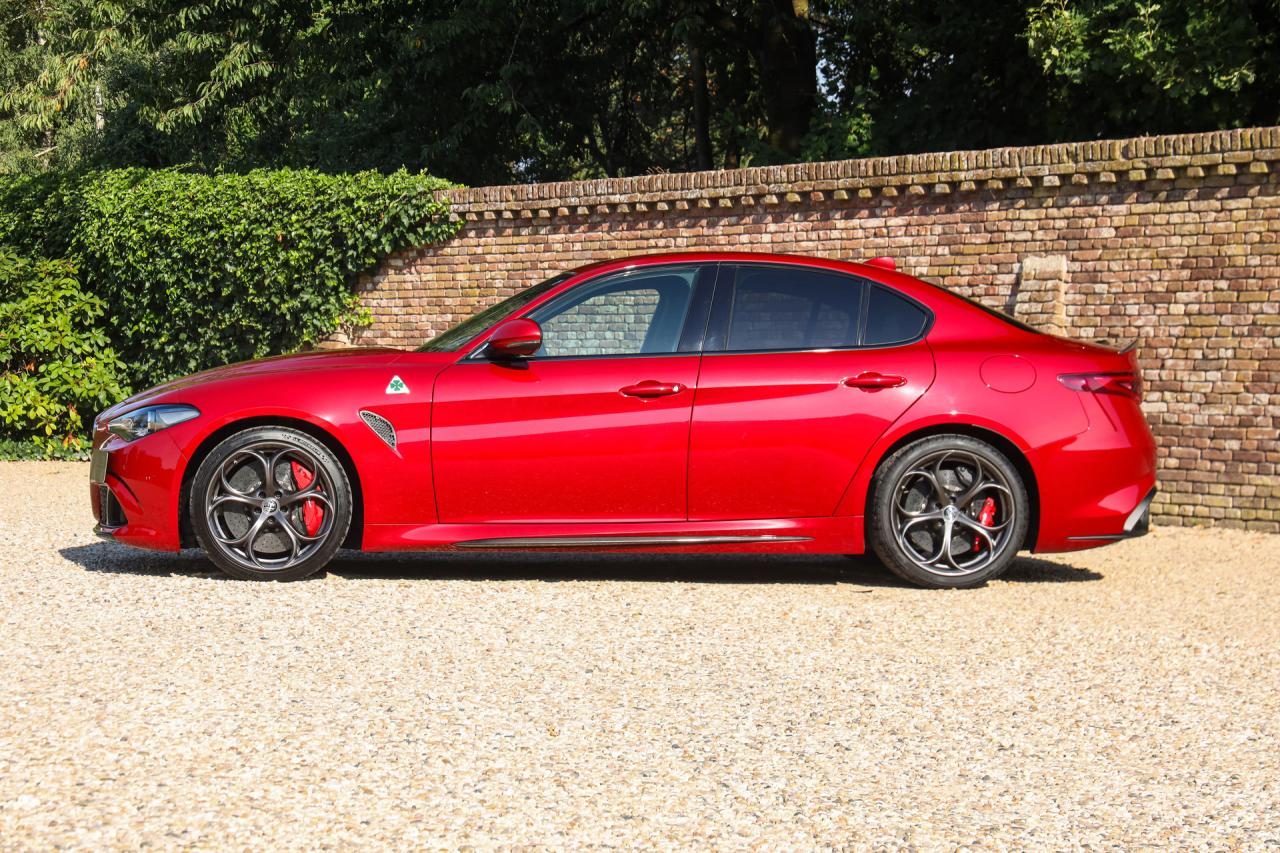2017 Alfa Romeo Giulia 2.9 V6 Quadrifoglio Performance Edition &ldquo;Manual and Carbon Seats by Sparco&rdquo;
