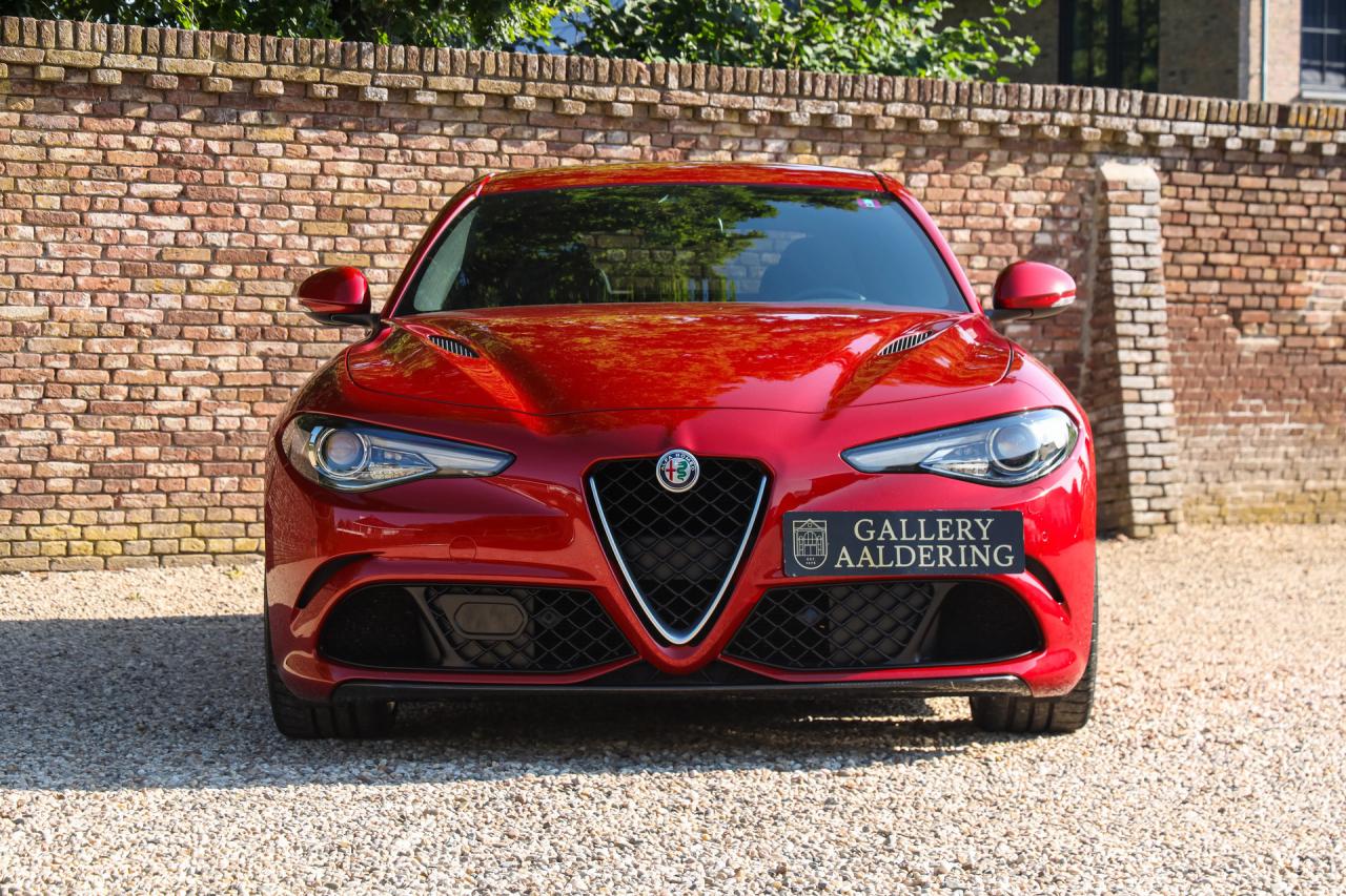 2017 Alfa Romeo Giulia 2.9 V6 Quadrifoglio Performance Edition &ldquo;Manual and Carbon Seats by Sparco&rdquo;