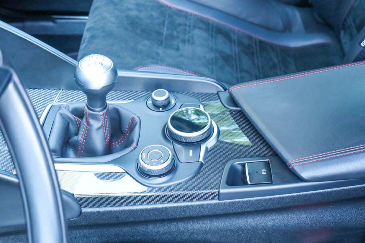 2017 Alfa Romeo Giulia 2.9 V6 Quadrifoglio Performance Edition &ldquo;Manual and Carbon Seats by Sparco&rdquo;