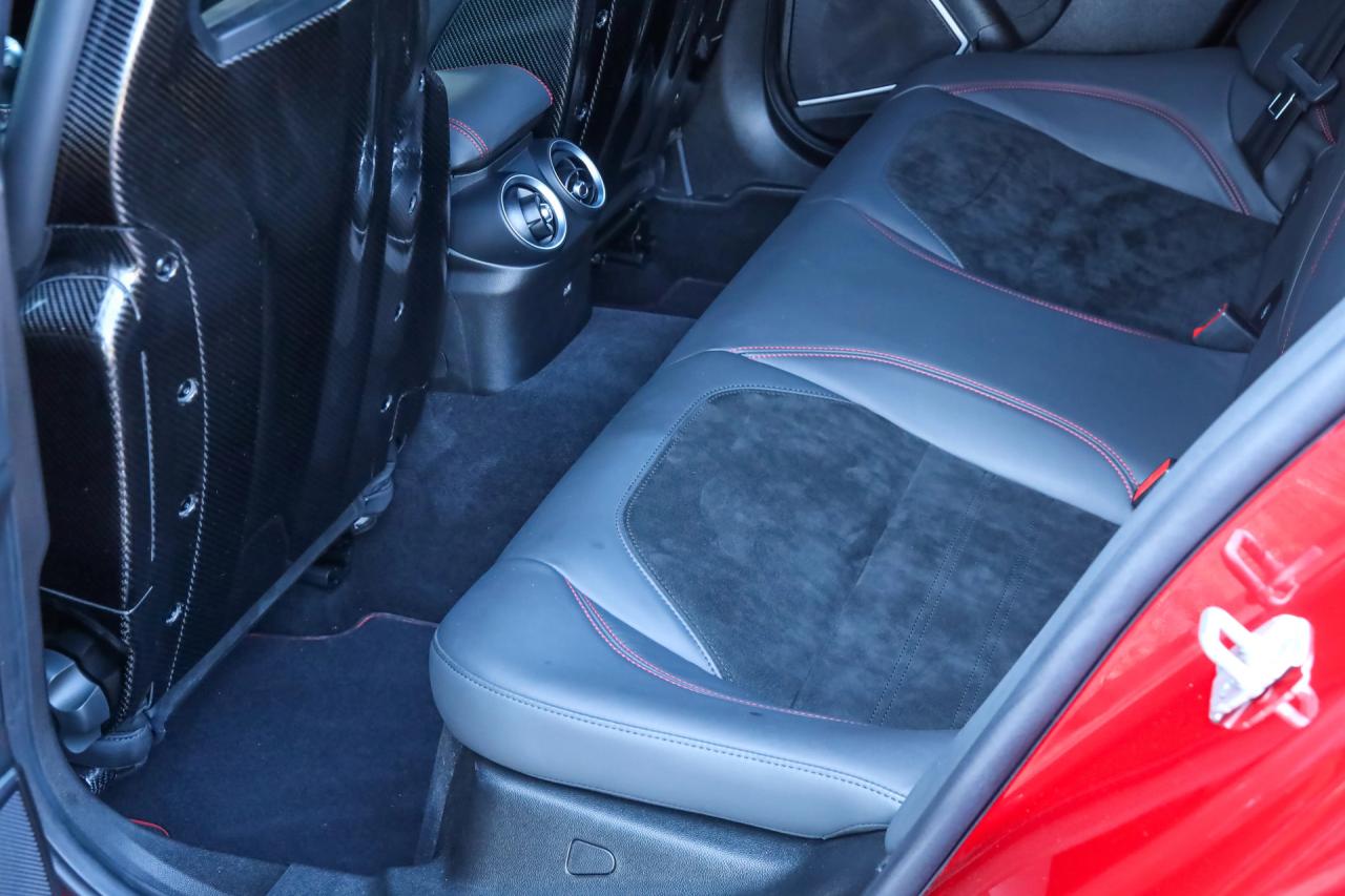 2017 Alfa Romeo Giulia 2.9 V6 Quadrifoglio Performance Edition &ldquo;Manual and Carbon Seats by Sparco&rdquo;