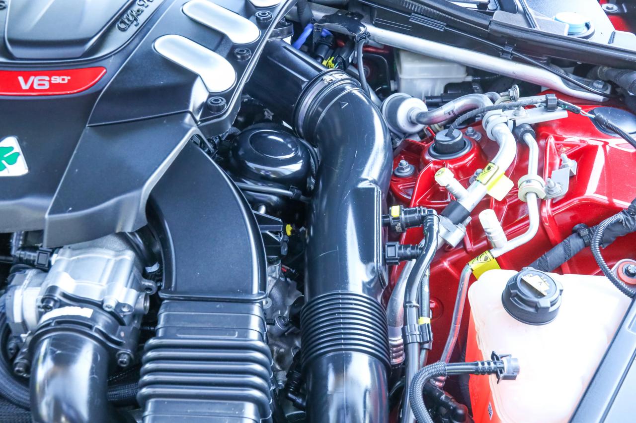 2017 Alfa Romeo Giulia 2.9 V6 Quadrifoglio Performance Edition &ldquo;Manual and Carbon Seats by Sparco&rdquo;