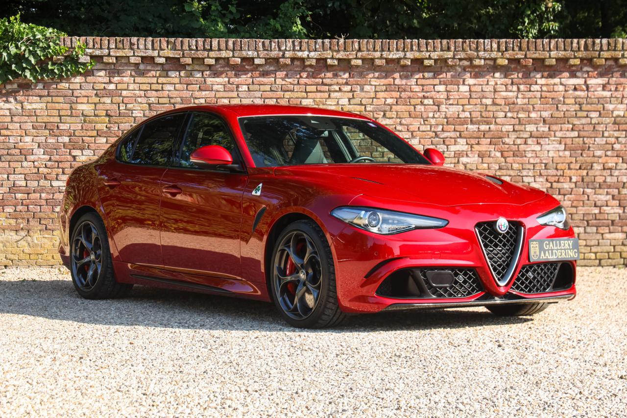 2017 Alfa Romeo Giulia 2.9 V6 Quadrifoglio Performance Edition &ldquo;Manual and Carbon Seats by Sparco&rdquo;
