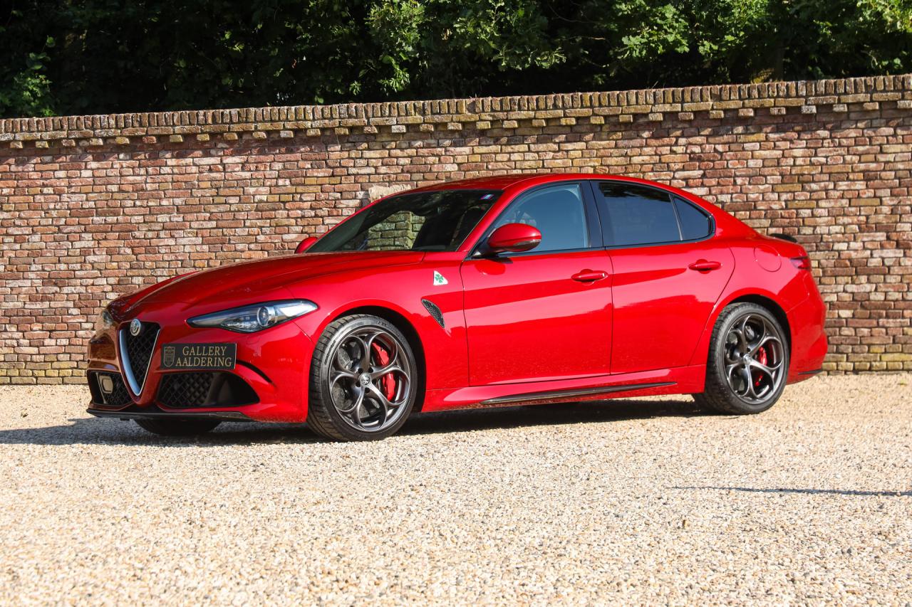 2017 Alfa Romeo Giulia 2.9 V6 Quadrifoglio Performance Edition &ldquo;Manual and Carbon Seats by Sparco&rdquo;