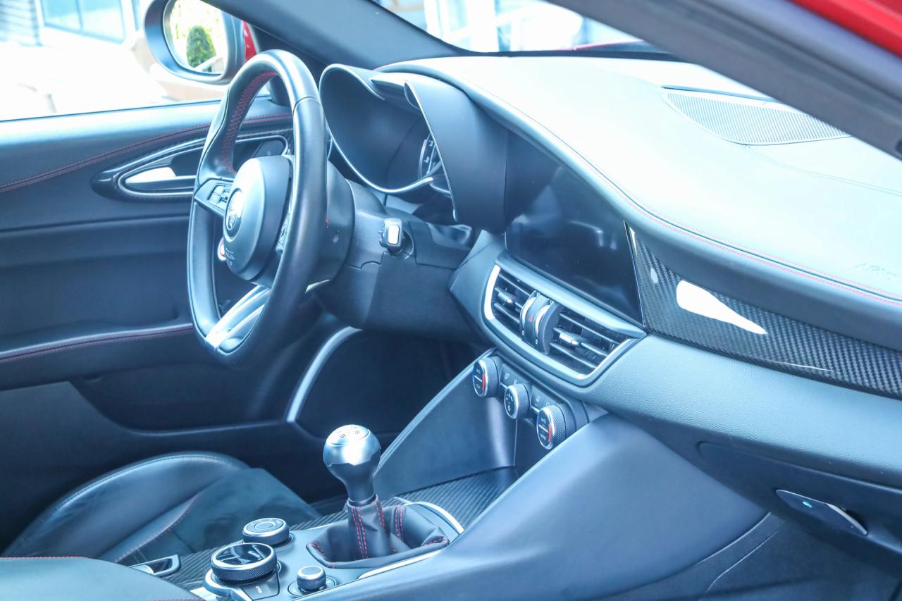 2017 Alfa Romeo Giulia 2.9 V6 Quadrifoglio Performance Edition &ldquo;Manual and Carbon Seats by Sparco&rdquo;