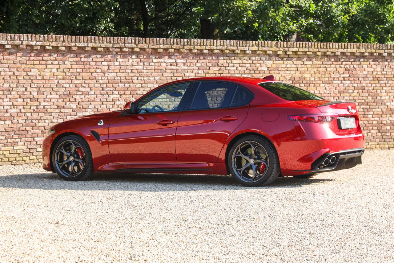 2017 Alfa Romeo Giulia 2.9 V6 Quadrifoglio Performance Edition &ldquo;Manual and Carbon Seats by Sparco&rdquo;