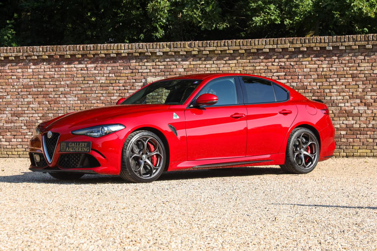 2017 Alfa Romeo Giulia 2.9 V6 Quadrifoglio Performance Edition &ldquo;Manual and Carbon Seats by Sparco&rdquo;