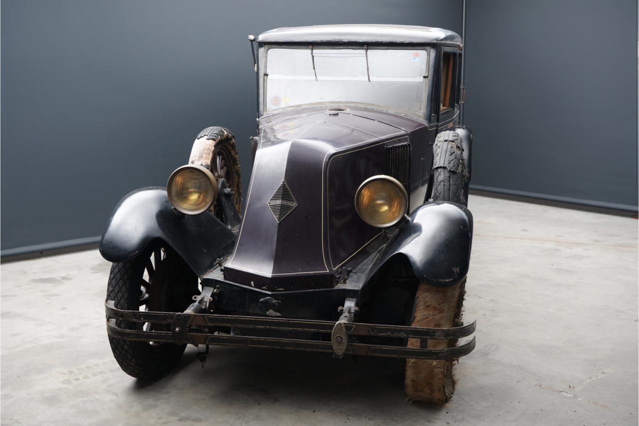 1926 Renault Model PI18/24HP Limousine by Felber et Fils - Paris