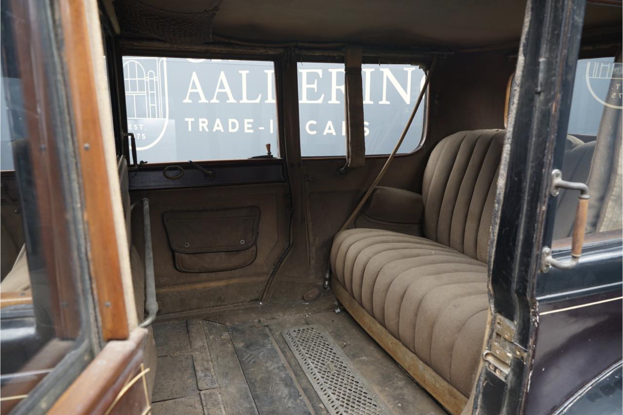 1926 Renault Model PI18/24HP Limousine by Felber et Fils - Paris