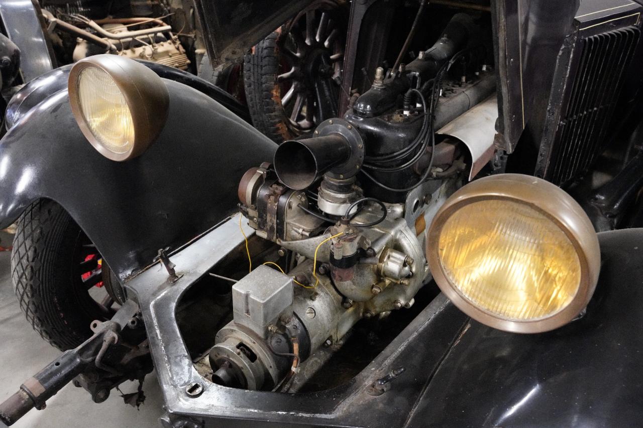 1926 Renault Model PI18/24HP Limousine by Felber et Fils - Paris