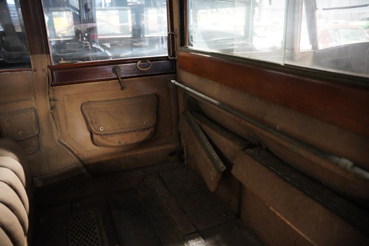 1926 Renault Model PI18/24HP Limousine by Felber et Fils - Paris