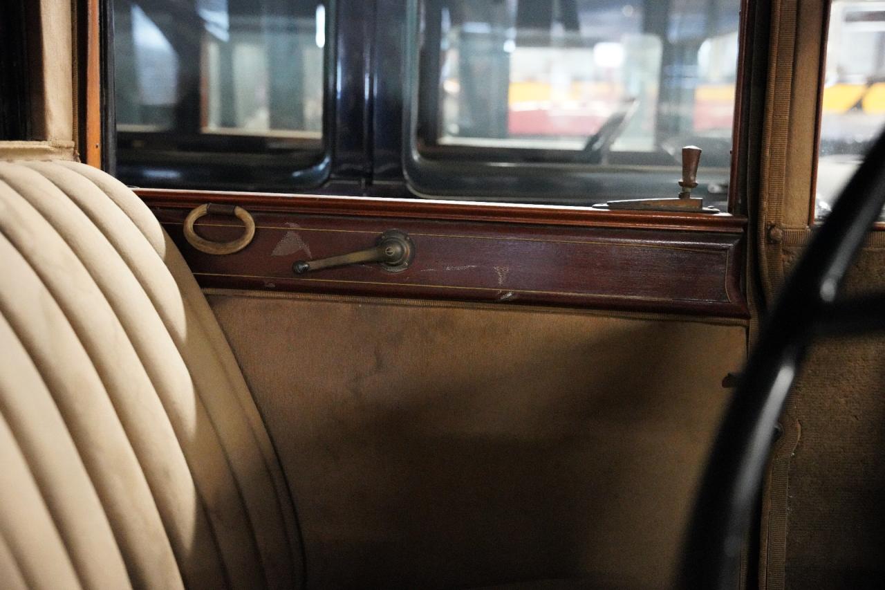 1926 Renault Model PI18/24HP Limousine by Felber et Fils - Paris