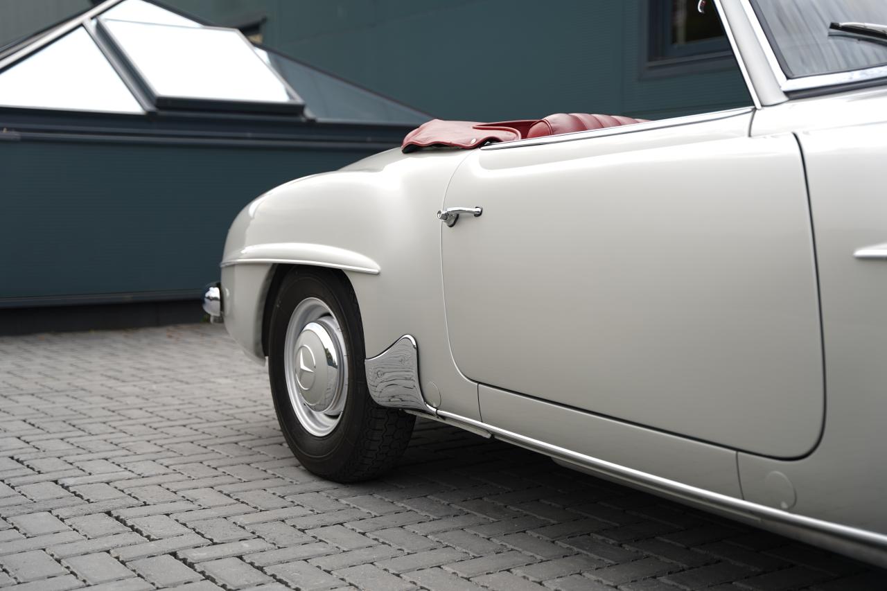 1956 Mercedes - Benz 190SL