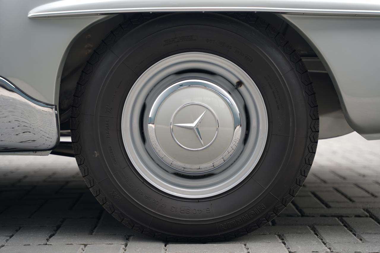 1956 Mercedes - Benz 190SL