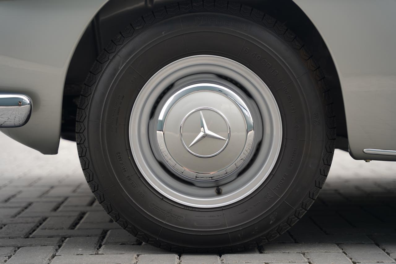 1956 Mercedes - Benz 190SL
