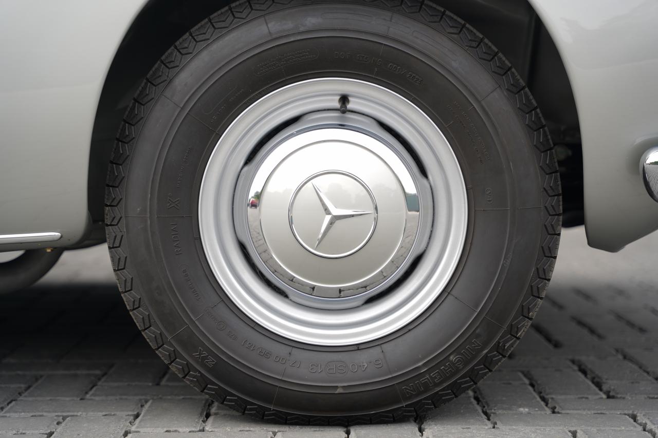 1956 Mercedes - Benz 190SL