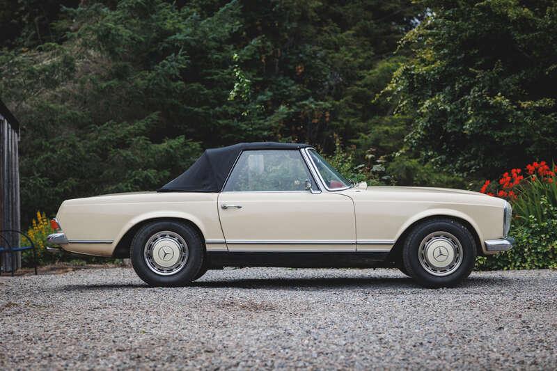 1968 Mercedes - Benz 280SL Pagoda