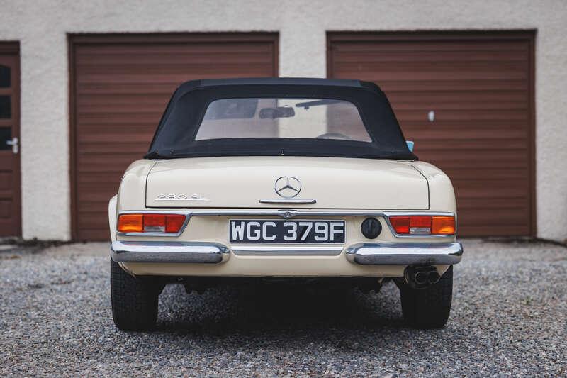 1968 Mercedes - Benz 280SL Pagoda