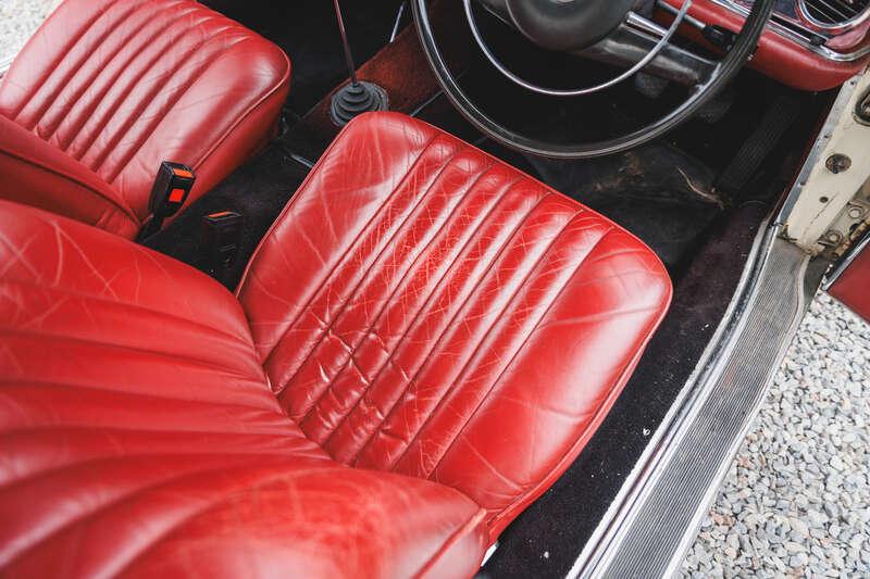 1968 Mercedes - Benz 280SL Pagoda