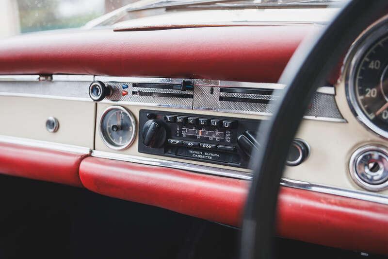 1968 Mercedes - Benz 280SL Pagoda