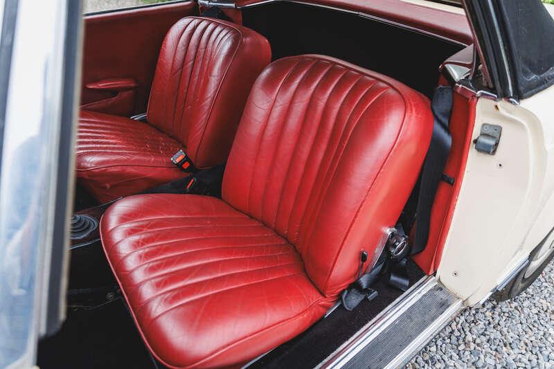 1968 Mercedes - Benz 280SL Pagoda