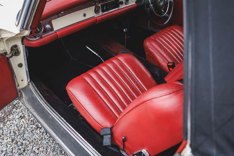 1968 Mercedes - Benz 280SL Pagoda