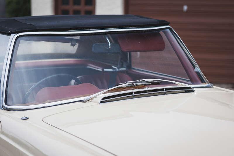 1968 Mercedes - Benz 280SL Pagoda