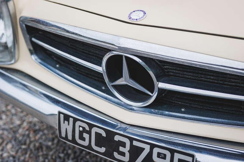 1968 Mercedes - Benz 280SL Pagoda