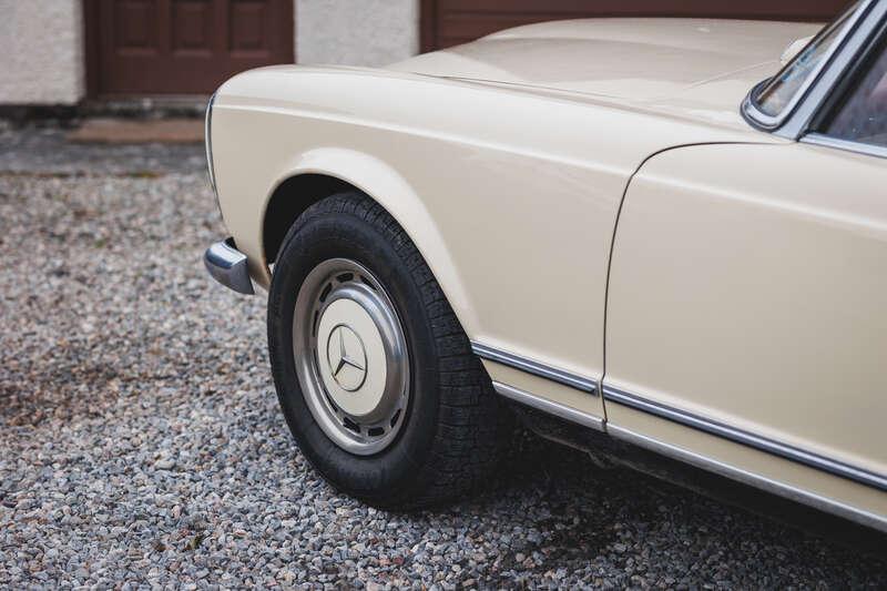 1968 Mercedes - Benz 280SL Pagoda