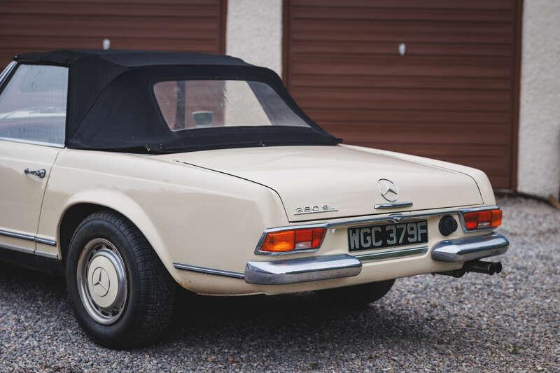 1968 Mercedes - Benz 280SL Pagoda