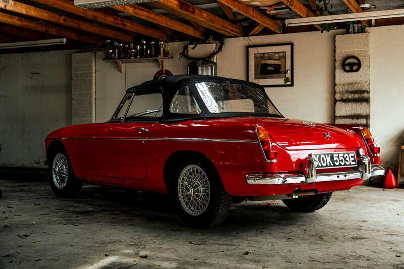 1967 MG B Roadster