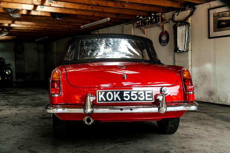 1967 MG B Roadster