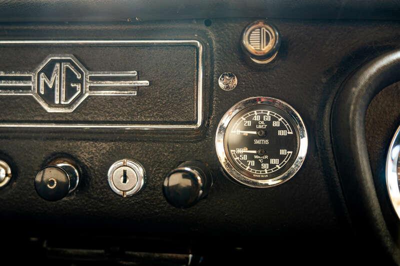 1967 MG B Roadster